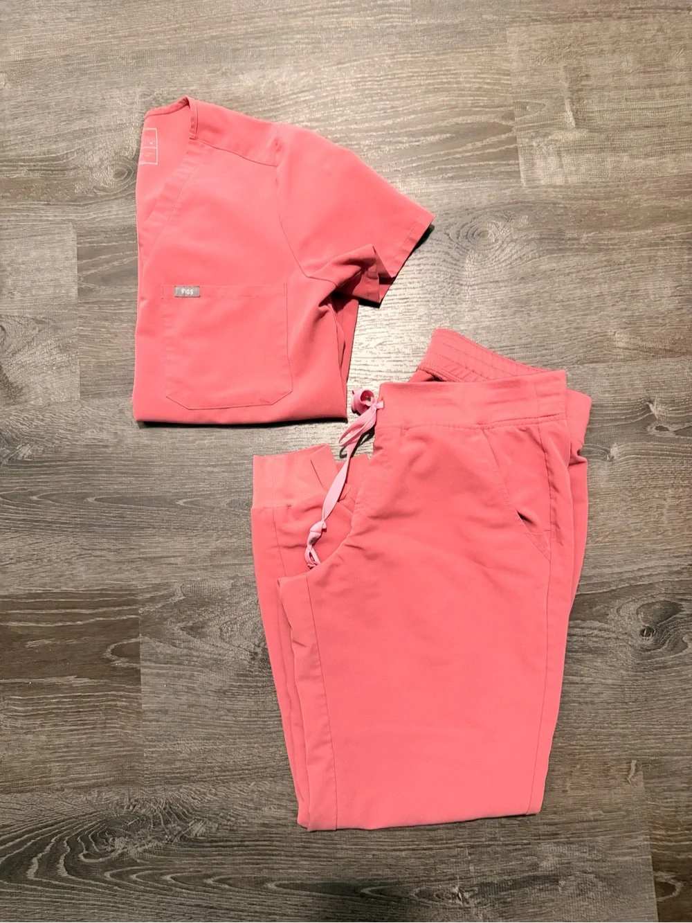 FIGS Breast Cancer Editions Catarina Scrub Top & Zamora Jogger Pant - Quartz